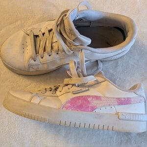 Puma Women's Beige and Pink Sneakers
